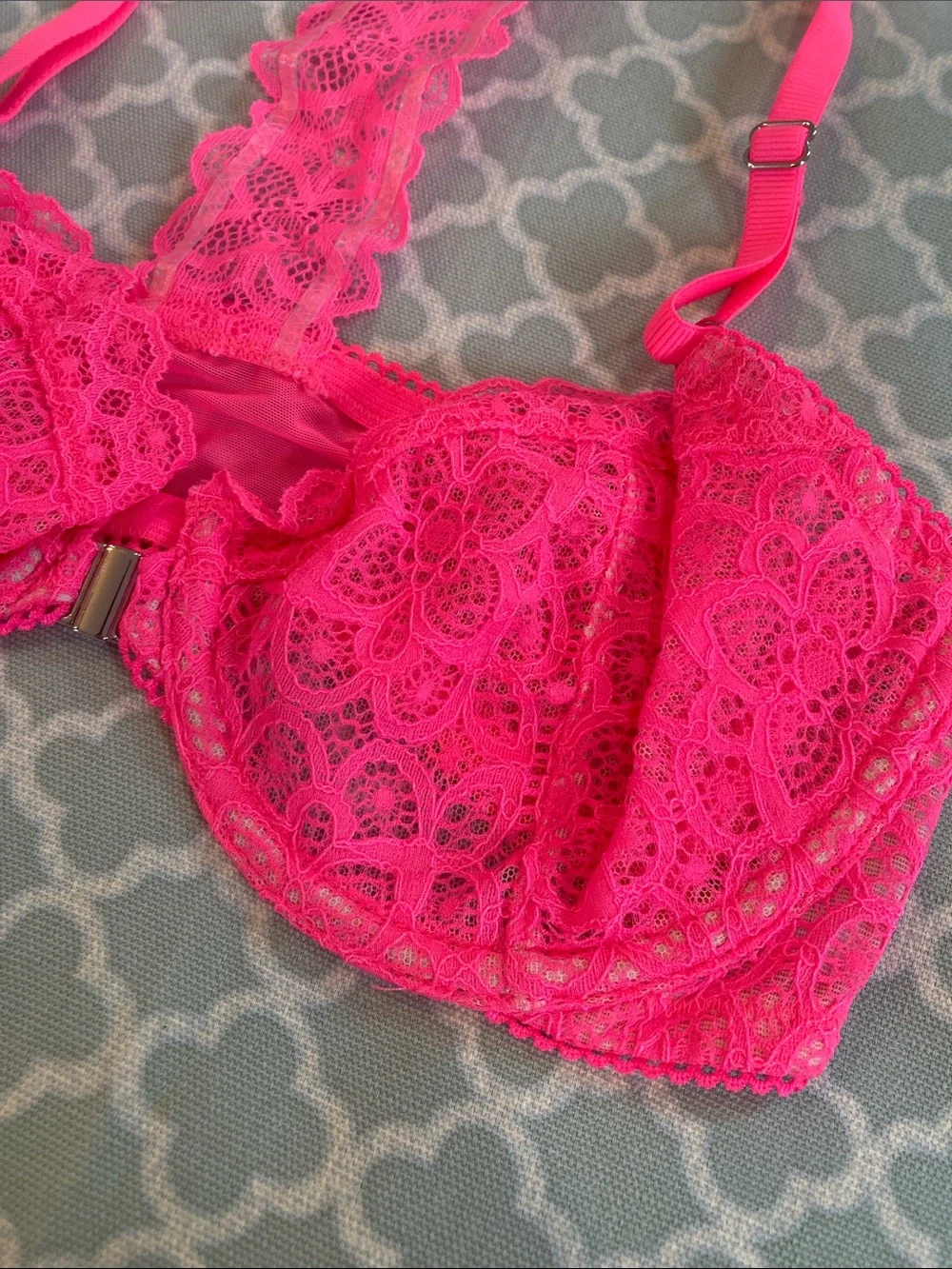 Victoria’s Secret Dream Angels Unlined Lace Front Close 32C NWT